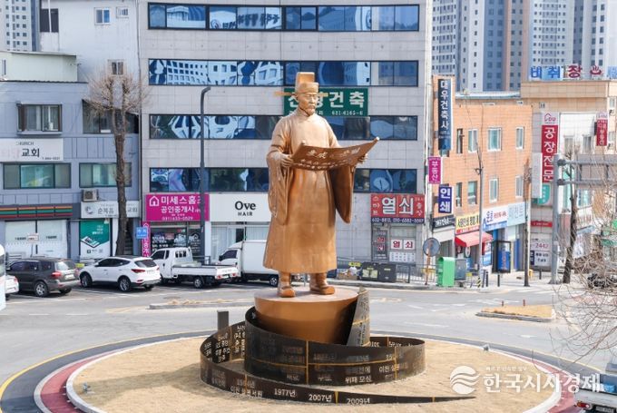 우리 외교를 빛낸 얼굴 1호, 장위공 서희! 새로운 동상으로 거듭나