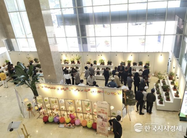 예산군청 전시관 전시 모습