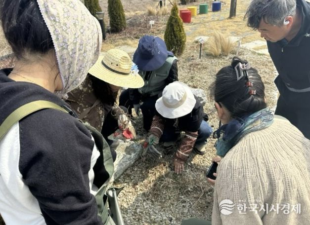 시흥시 신현동 마을정원봉사단, 봄을 준비하는 정원관리 교육 진행