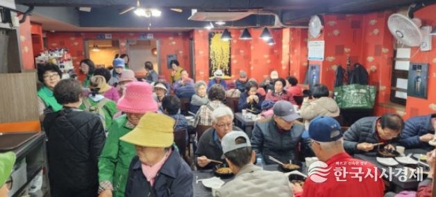 남양주시 퇴계원읍, 초마미엔과 ‘어르신 짜장 나눔데이’실시