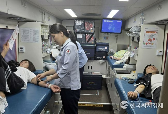 과천시, 시청에서 직원 참여 헌혈 행사 가져