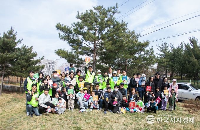 인천 서구 지속가능발전협의회, 나무심기로 배우는 탄소중립... 환경 교육 첫걸음