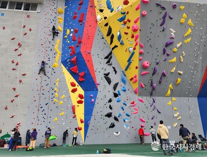 파주시, 국제규격 인공암벽장 문 열었다… 4월부터 시민 이용 가능