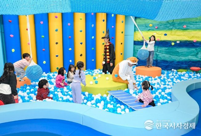 공공형 실내놀이터 “와글와글”개관