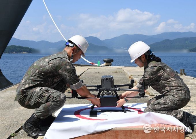 「2025년 UFS 창원시-해군 합동 훈련」 드론 해상 수송체계 실증 시범 훈련