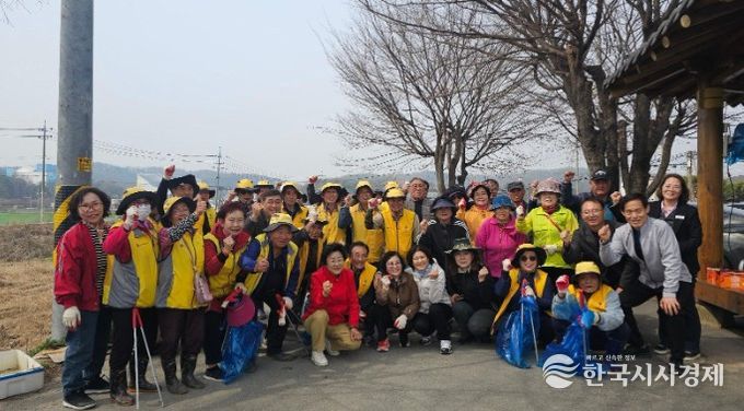 이천시 호법면 환경봉사단, 새봄맞이 국토대청소 실시