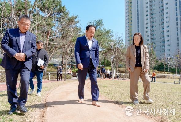 오산시, 2026년 맨발길 4개소 준공… 시민 힐링 공간 본격 운영