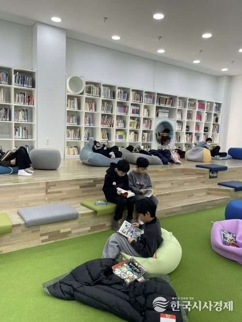 중앙도서관 어린이열람실