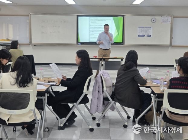 체험형 영어 수업 공개(Deep Open class) 모습(전년도 운영 사진)